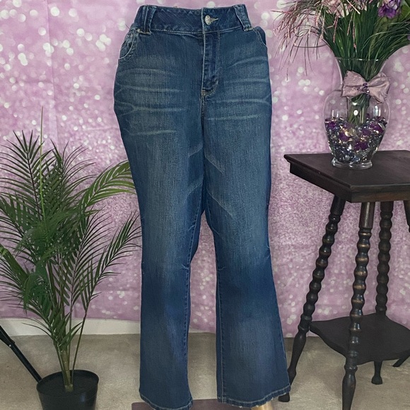 Lane Bryant PETITE PLUS Distinctly boot cut - Picture 12 of 14